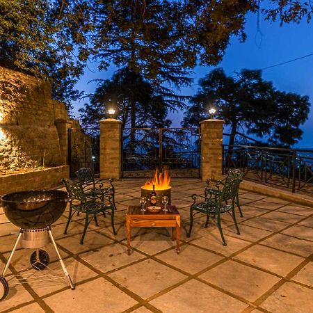 Stayvista At Paris Villa With Pvt Pool & Valley View Kasauli Exterior photo