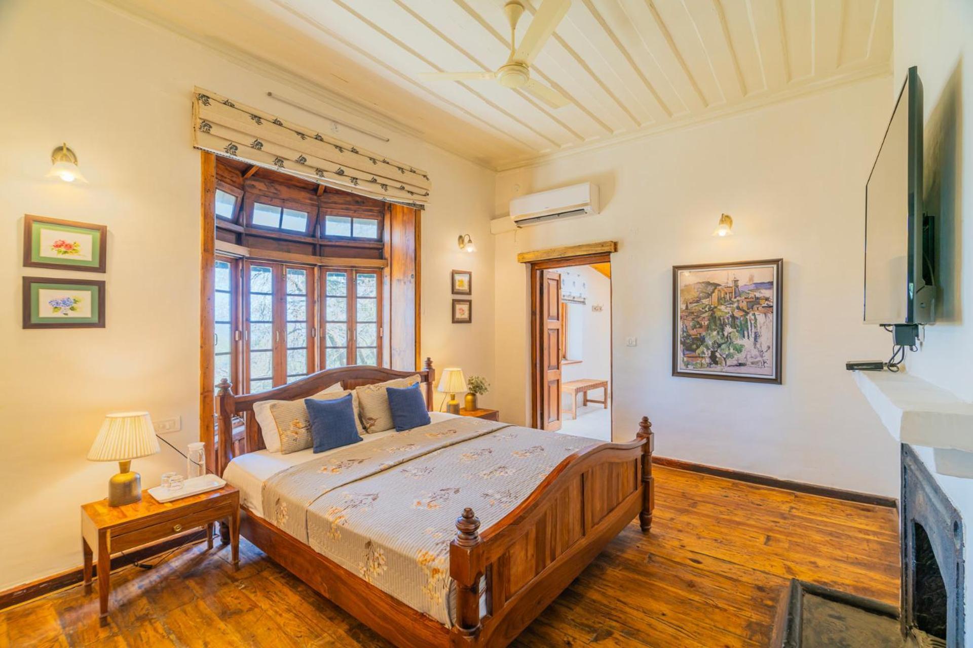 Stayvista At Paris Villa With Pvt Pool & Valley View Kasauli Exterior photo