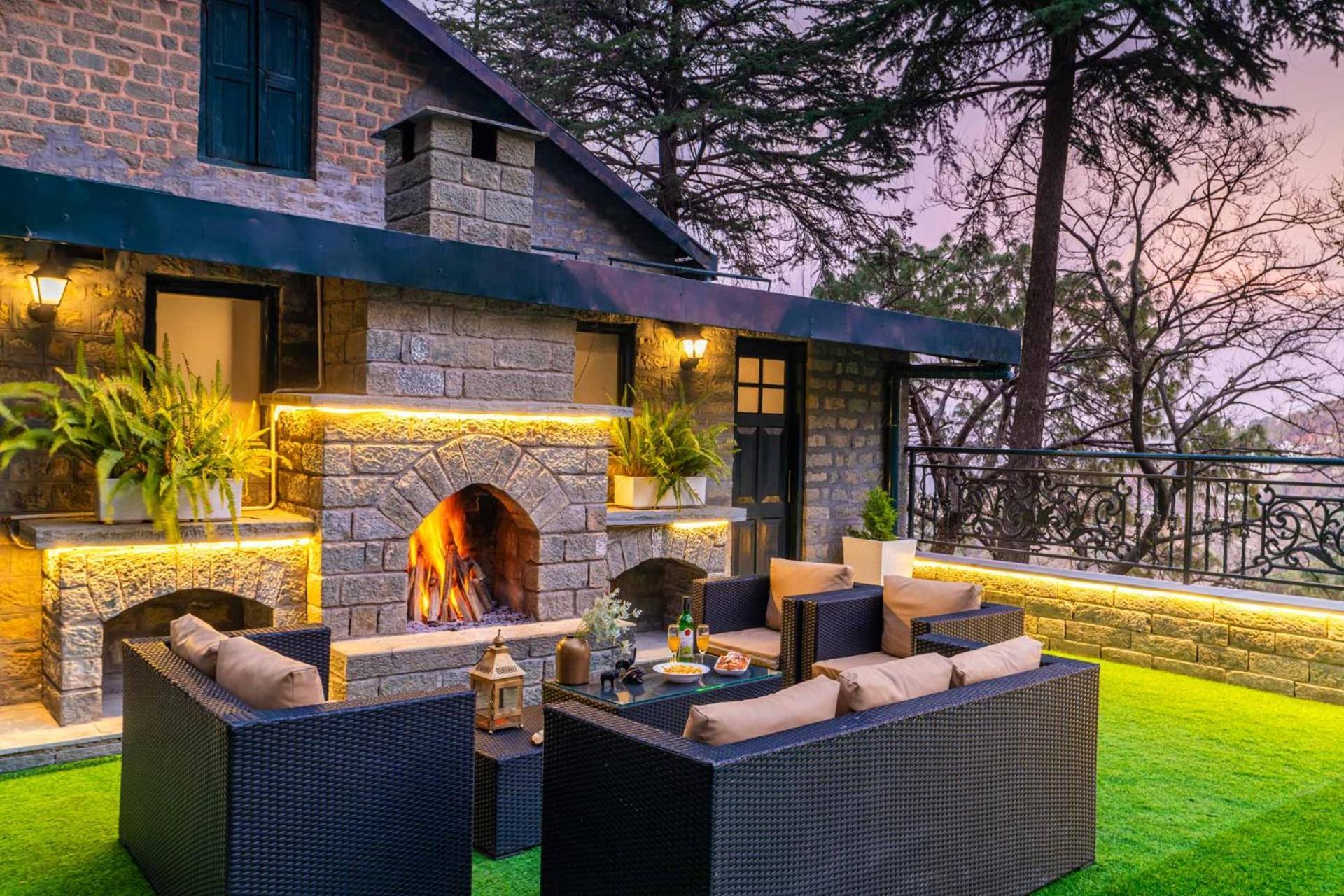 Stayvista At Paris Villa With Pvt Pool & Valley View Kasauli Exterior photo